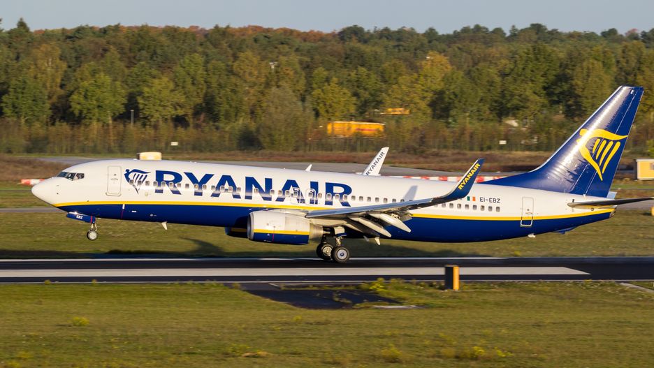 W samolocie Ryanair podczas lądowania pękła opona