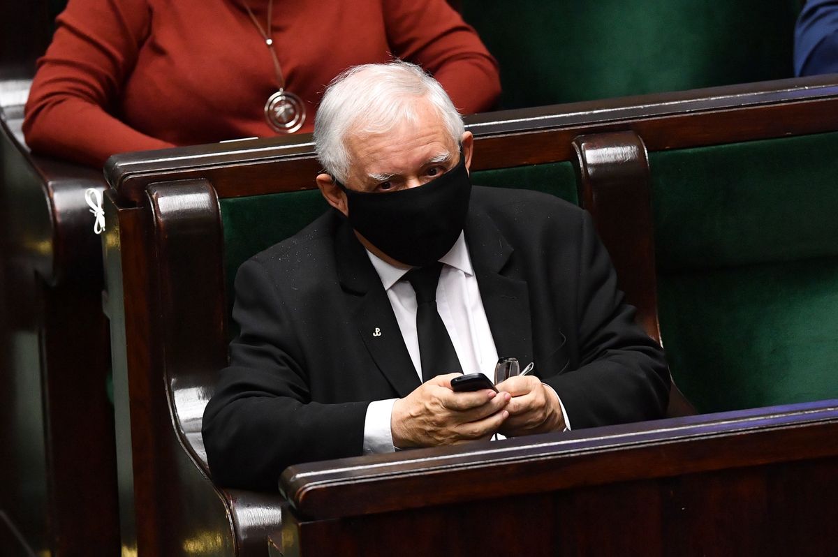 Koronawirus burzy plany PiS. Kaczyński zdecydował ws. kongresu