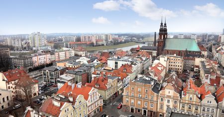 Pogoda w Opolu. Prognoza na sobotę 25 października. Umiarkowane zachmurzenie, przelotny deszcz