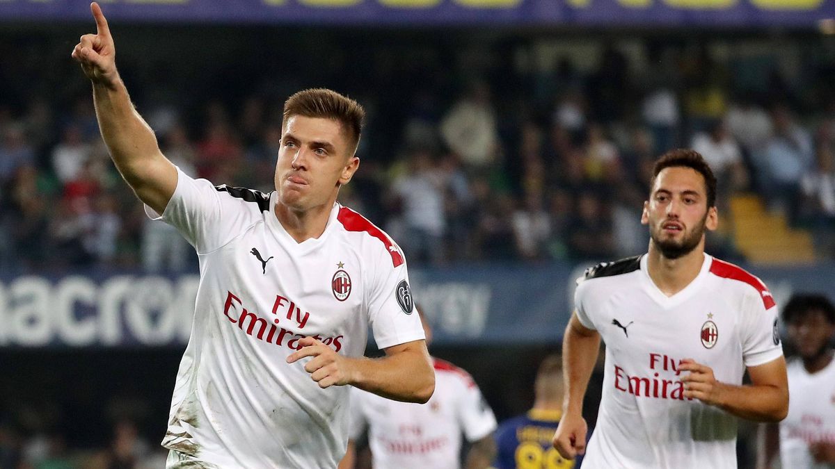 PAP/EPA / SIMONE VENEZIA / Na zdjęciu: Krzysztof Piątek po strzelonym golu Hellasowi Werona