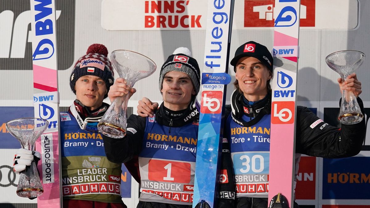 Na zdjęciu najlepsze trójka konkursu w Innsbrucku Od lewej Dawid Kubacki, Marius Lindvik i Daniel Andre Tande