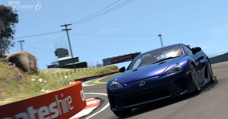 Tak Mount Panorama wygląda w Gran Turismo 6. A tak w rzeczywistości