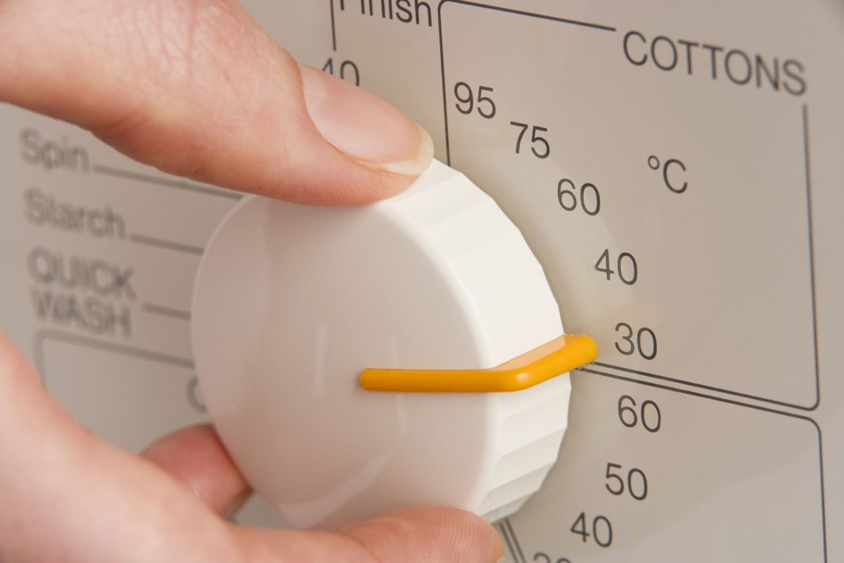 Czy obniżanie temperatury prania ma sens?