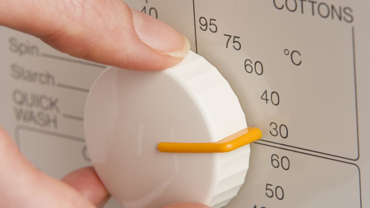 Czy obniżanie temperatury prania ma sens?