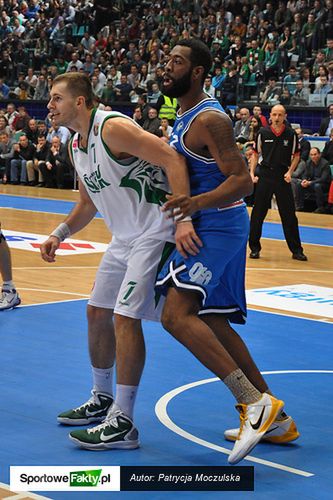 Zdaniem trenera, Keith Clanton jest coraz lepszy w defensywie