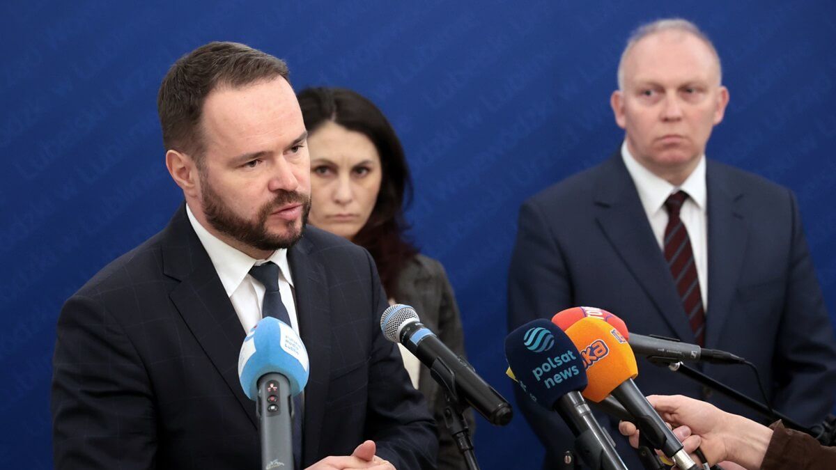 Wojewoda lubelski Krzysztof Komorski interweniuje ws. nieprawidłowości w Szkole Podstawowej w Miłocinie