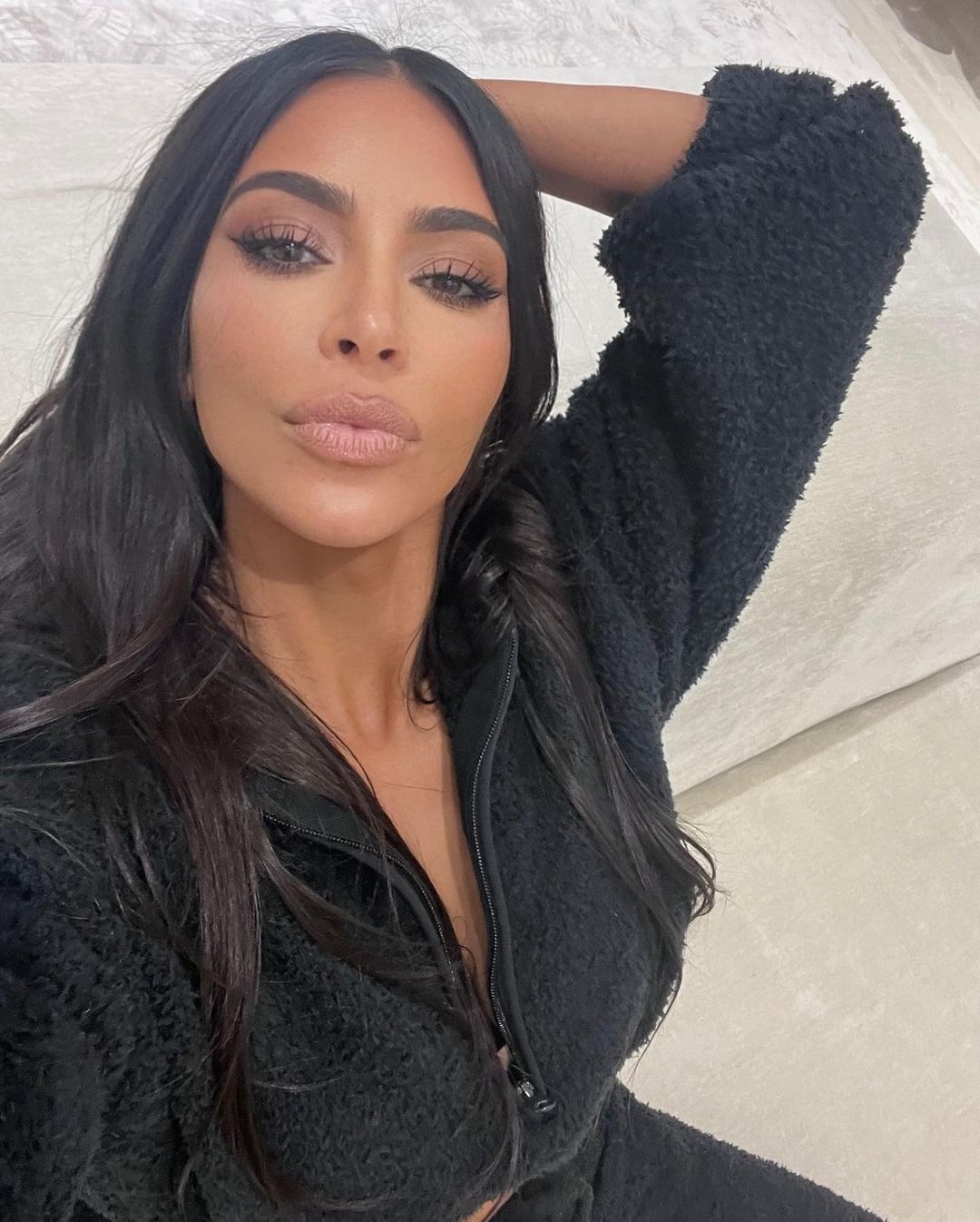 Kim Kardashian pokazała naturalne włosy