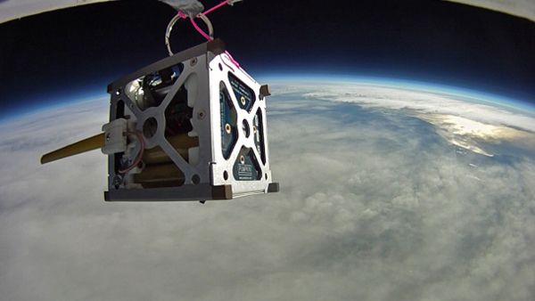 Satelita Phonesat 1.0 na bazie smartfonu Nexus (źródło: NASA)