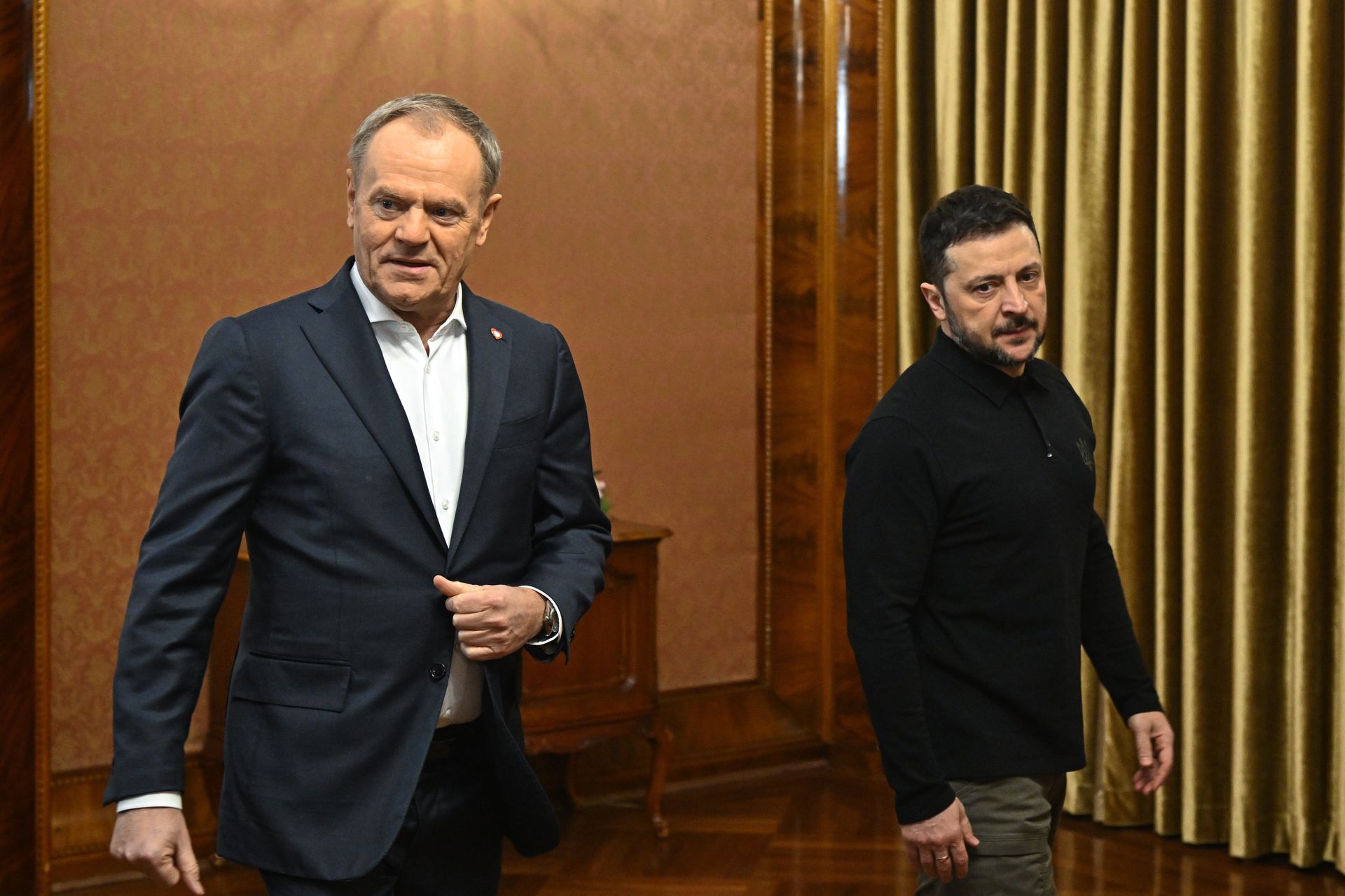 Zełenski spotkał się z Tuskiem w Brukseli. W tle napięcia