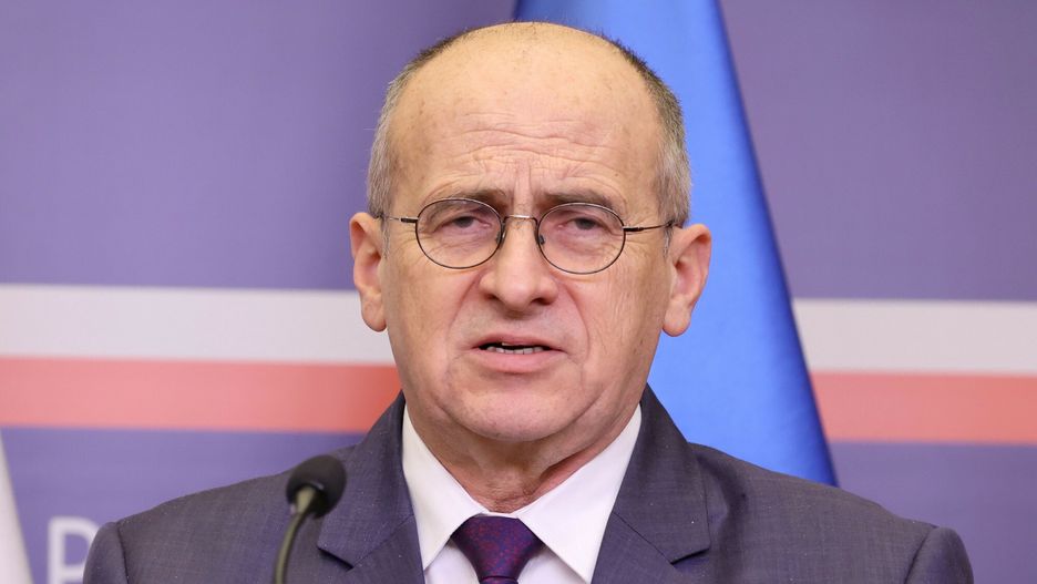 Szef ?wiatowego Programu ?ywno?ciowego z wizyt? w PolsceFot. Piotr Molecki/East News. Warszawa, 09.03.2022.  Dyrektor Wykonawczy Swiatowego Programu Zywnosciowego (WFP) David Beasley z wizyta w Polsce. Konferencja prasowa z ministrem spraw zagranicznych Zbigniewem Rauem (n/z).Piotr Molecki