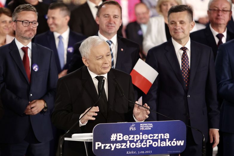 Jarosław Kaczyński znów straszy. "Chcą, żeby  koleje nie były polskie"