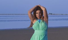 „Z Tobą do gwiazd” - nowy teledysk Magdy Femme z Tunezją w tle (wideo)