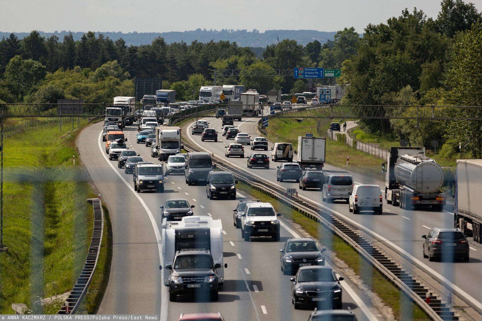 Zakorkowany Krak�w
30.06.2023 KRAKOW
OBWODNICA AUTOSTRADOWA KRAKOWA A4 AUTOSTRADA KORKI RUCH SAMOCHODOWY
 
 FOT. ANNA KACZMARZ /  POLSKA PRESS
ANNA KACZMARZ / POLSKA PRESS