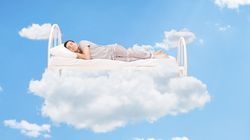 Eksperci tłumaczą, dlaczego powinieneś spać nago