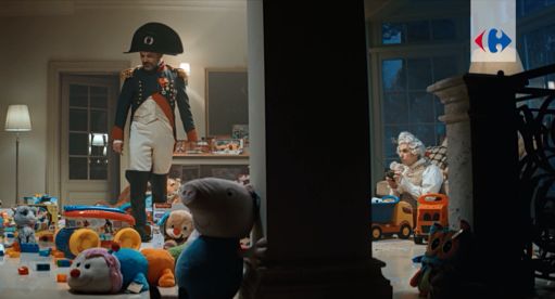 Napoleon, jego lokaj i sterta zabawek w kampanii Carrefour na Dzień Dziecka (wideo)