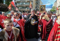 "Chrystus królem Polski". Ks. Natanek poprowadził marsz ulicami stolicy