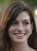 Anne Hathaway chce być ciotką w "Glee"