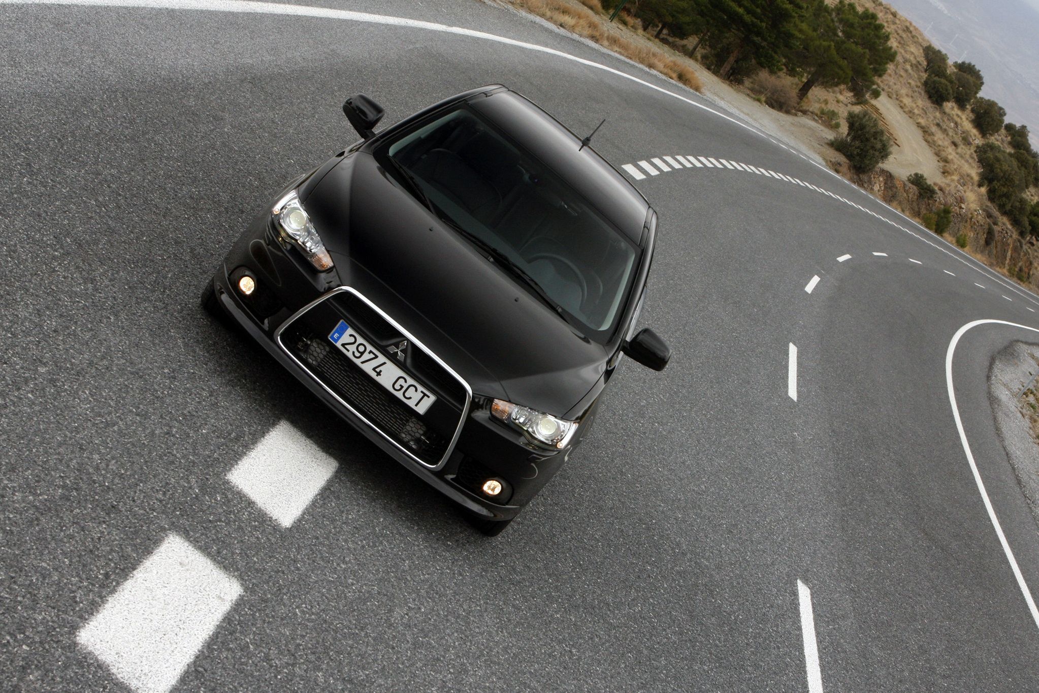 Mitsubishi Lancer to jeden z najmniej ciekawych kompaktów na rynku, ale uważa się go za bardzo niezawodny i oszczędny samochód. Niestety nie z silnikiem 2.0 DI-D.