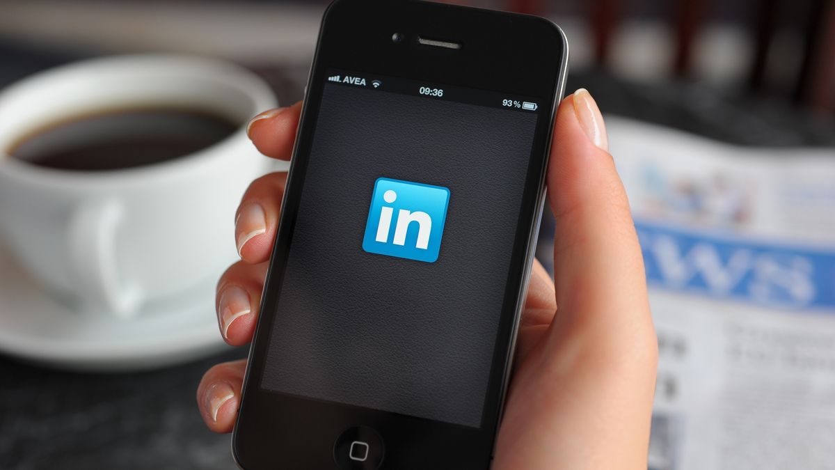 Nowość na LinkedIn. Zgłosisz post napisany przez AI