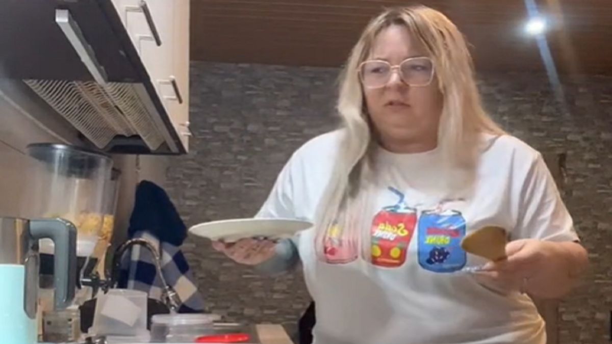 Mama na obrotach pokazała, co zrobić, gdy nie masz ścierki. Fot.tiktok/mamanaobrotach