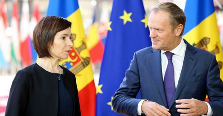 Obecna prezydentka Mołdawii wychodzi na prowadzenie. Tusk komentuje