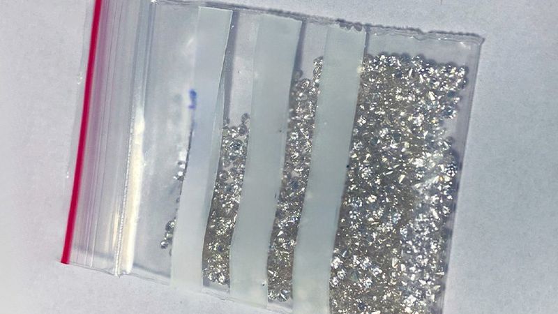 Udaremniono przemyt diamentów wartych 1,5 mln zł