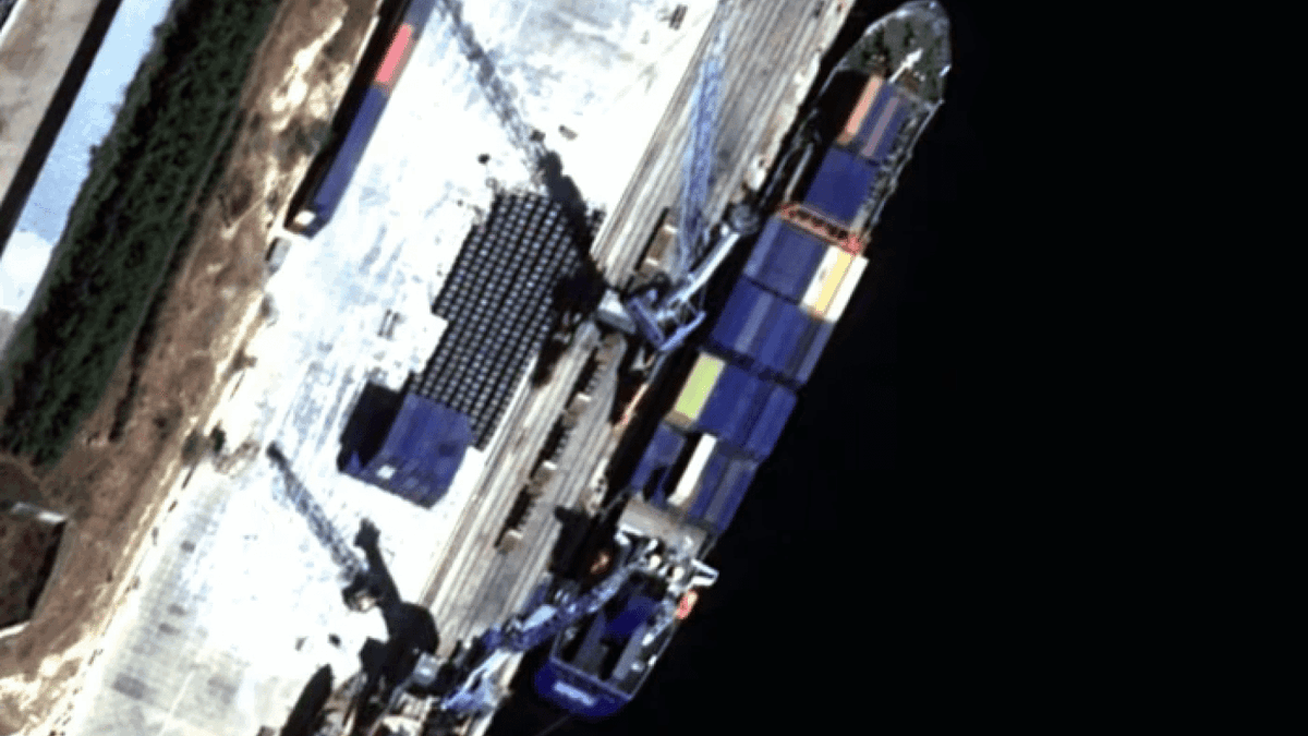 Chiński statek Heng Yang 9 zadokowany w porcie w Sewastopolu