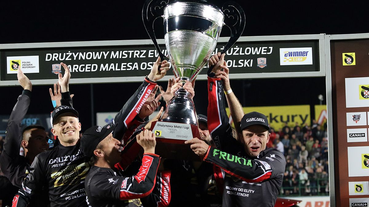 Zdjęcie okładkowe artykułu: WP SportoweFakty / Michał Krupa / Żużlowcy Arged Malesy Ostrów cieszą się z mistrzostwa eWinner 1. Ligi w sezonie 2021