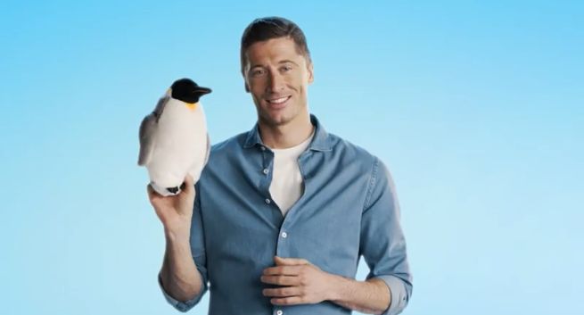 Robert Lewandowski w reklamach czeka na premierę Huawei P30 (wideo)