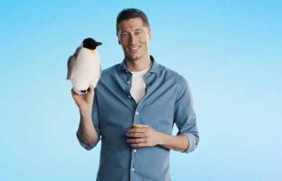 Robert Lewandowski w reklamach czeka na premierę Huawei P30 (wideo)