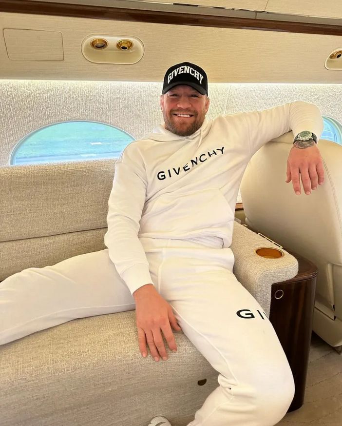 McGregor w swoim samolocie
