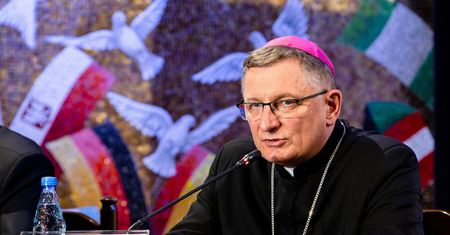 Kryzys na granicy. Bp Zadarko krytykuje rząd: Nie jesteśmy zapraszani do rozmów