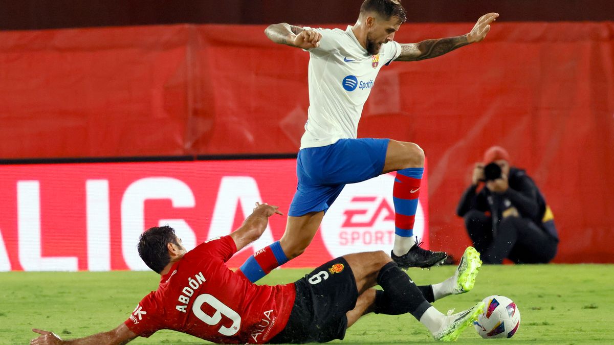 PAP/EPA / PAP/EPA/CATI CLADERA / Mallorca na własnym stadionie sprawiła mnóstwo problemów Barcelonie