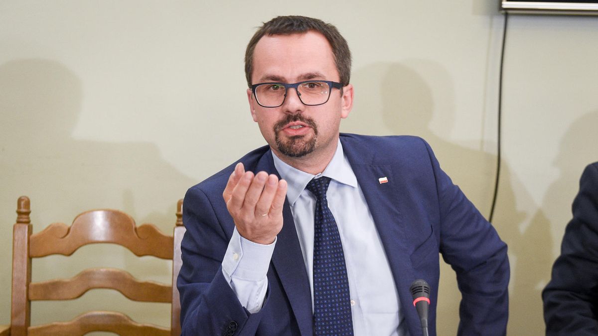 Na zdjęciu przewodniczący komisji Marcin Horała