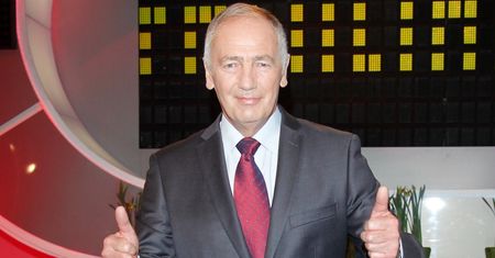 Karol Strasburger świętuje 79. urodziny. Przypominamy jego najśmieszniejsze suchary z "Familiady"