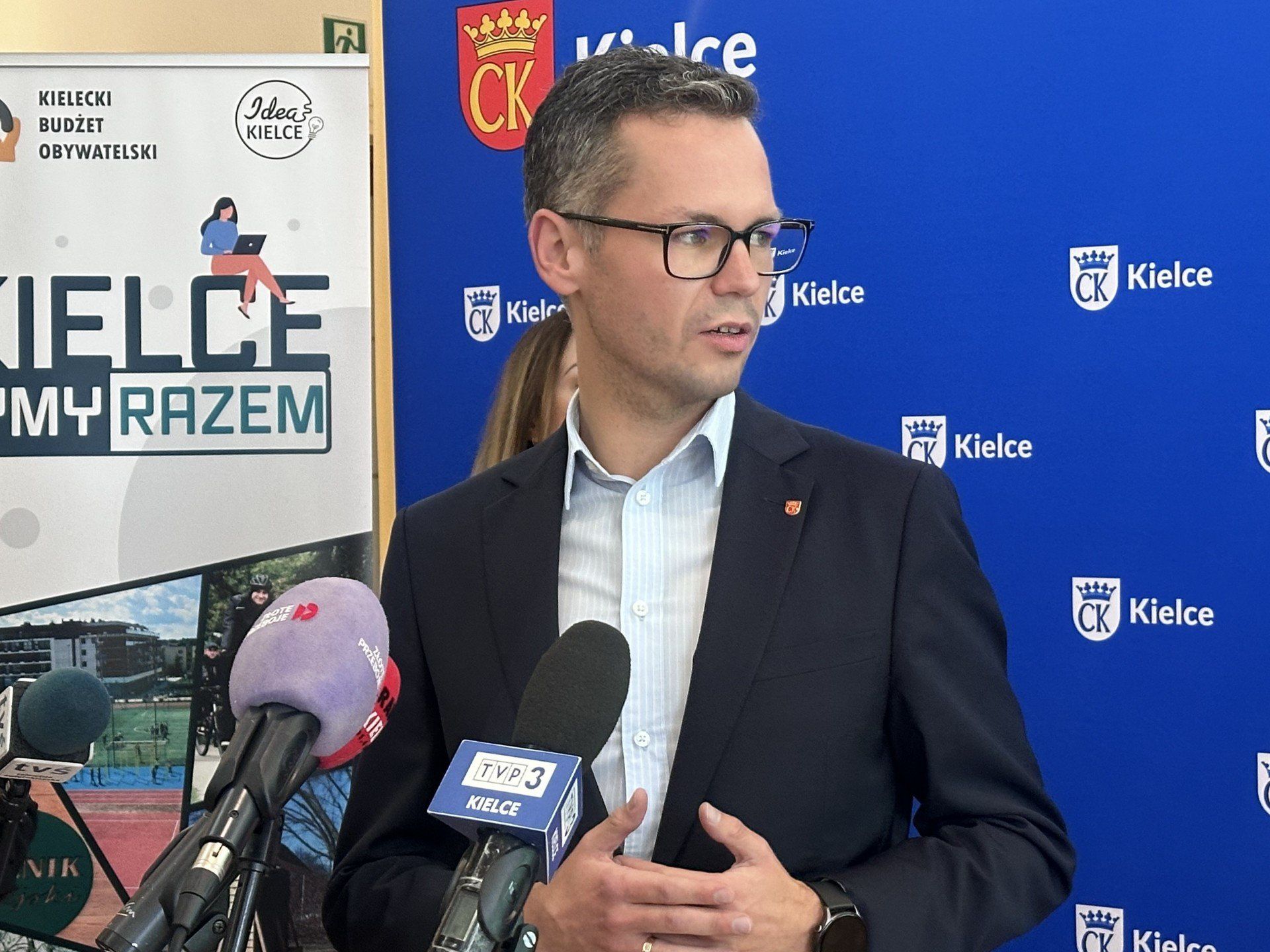 - To pieniądze, które wracają bezpośrednio do mieszkańców w postaci nowych placów zabaw, terenów zielonych czy działań społecznych. Każda złotówka z budżetu obywatelskiego to realna poprawa jakości życia w konkretnych dzielnicach - dodawał wiceprezydent Tomasz Porębski.