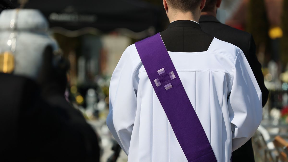 ksiądz katecheta wykorzystywał seksualnie swoją uczennicę. Chciał uniknąć kary więzienia