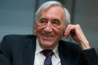 Mazowiecki zaniepokojony obniżaniem standardów