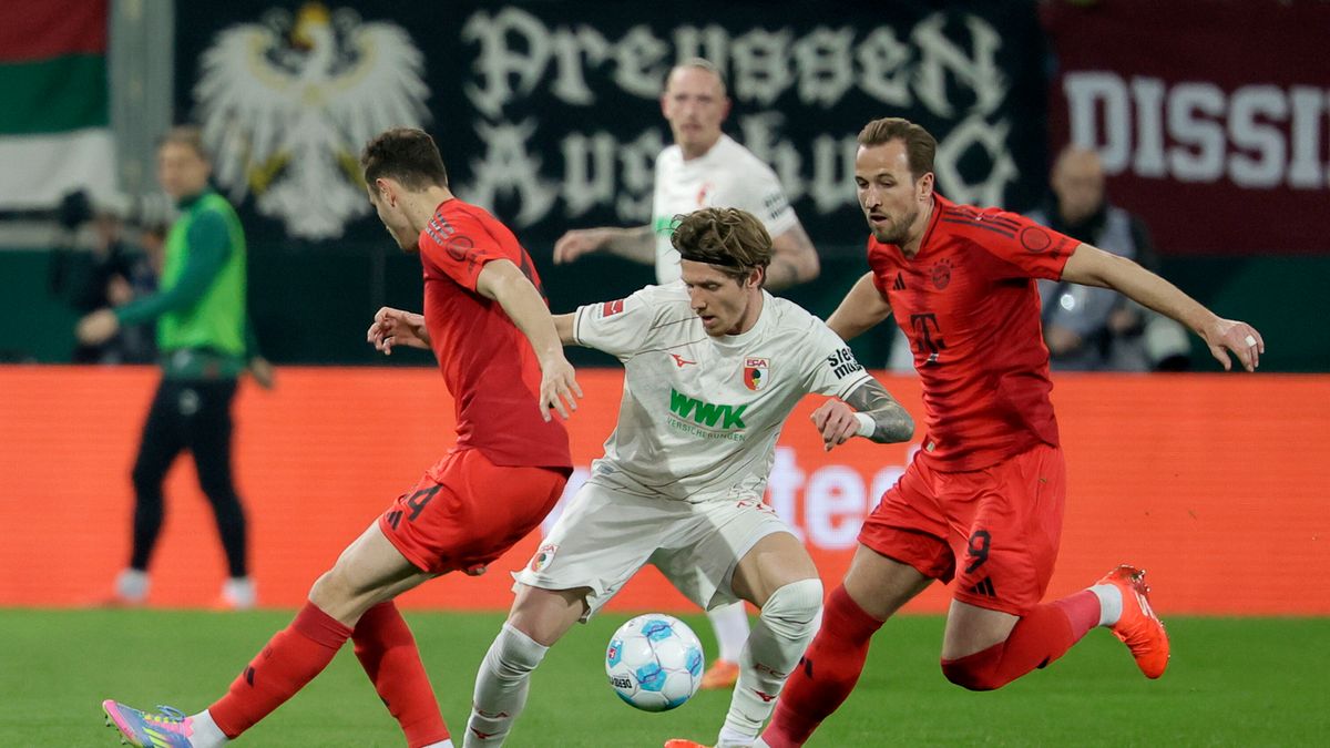 PAP/EPA / Ronald Wittek / Mecz Bundesligi: FC Augsburg - Bayern Monachium