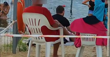 Kontrowersyjne zachowanie ratownika. Nagrał go na plaży