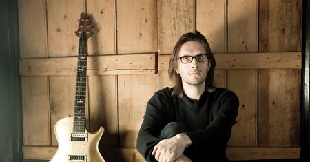 Steven Wilson: Mamy obsesję na swoim punkcie, tworzymy sztuczne wersje siebie [WYWIAD]