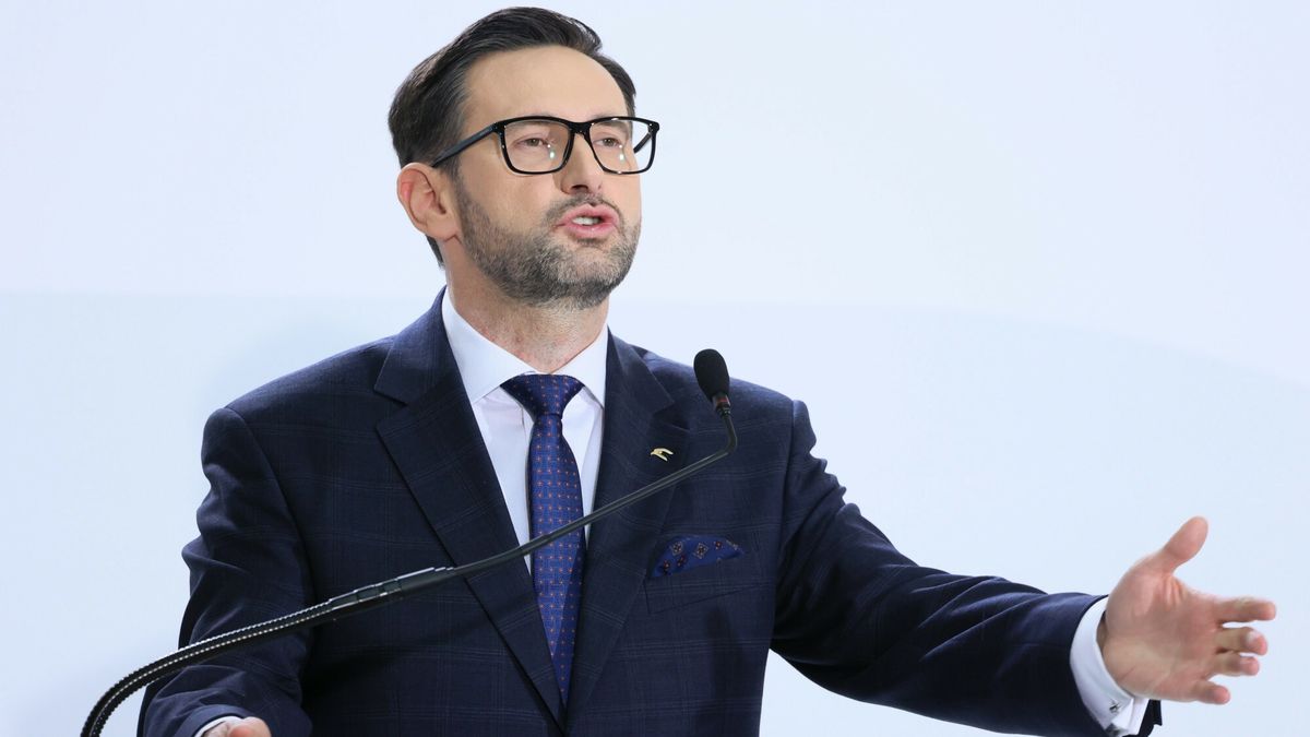 Strategiczne kierunki rozwoju Grupy ORLENFot. Pawel Wodzynski/East News, Warszawa, 28.02.2023. Konferencja prasowa poswiecona strategicznym kierunkom rozwoju Grupy ORLEN.  N/z: prezes Daniel ObajtekPawel Wodzynski