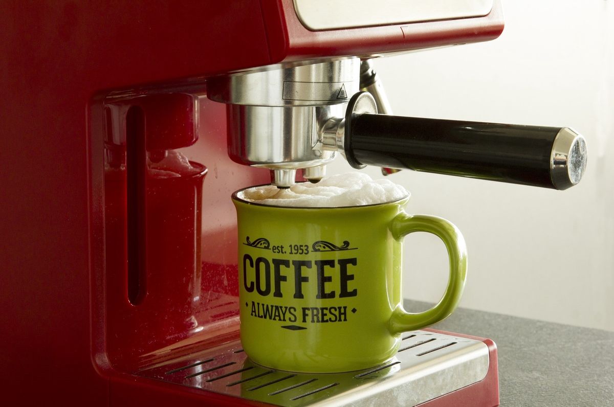 Ekspres kolbowy pozwala wynieść rytuał parzenia kawy na nowy poziom