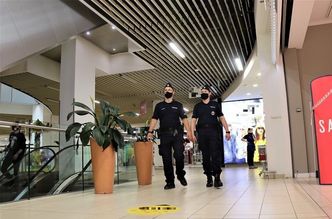 Kronawirus w Polsce. Klienci bez maseczek więc i bez obsługi