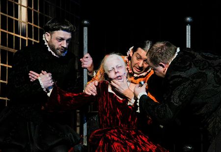 Aktorka przeszła przerażającą metamorfozę