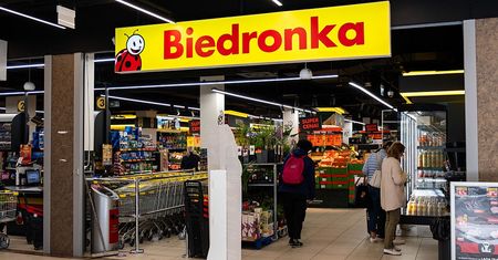 Sallmonella w produkcie. Biedronka pilnie wycofuje go ze sklepów