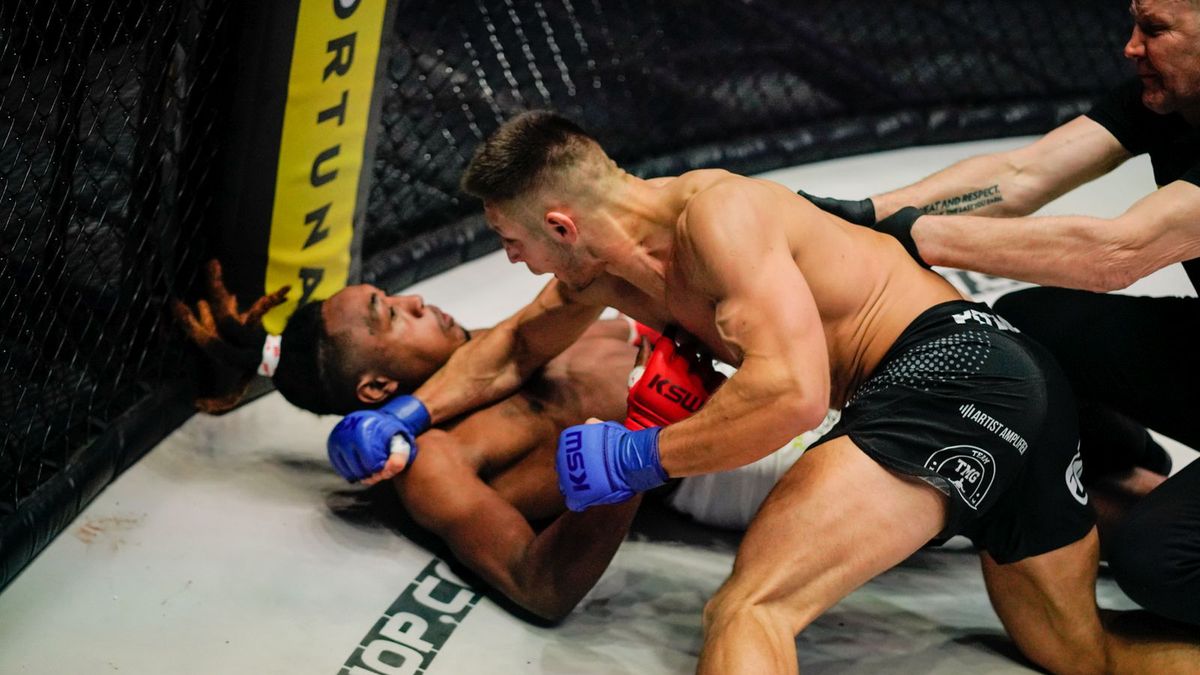 Materiały prasowe / KSW / Walka Hooi - Szczepaniak