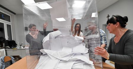 Sondaże exit poll i late poll - czym są? Kiedy pojawią się te wyniki i czym się różnią od oficjalnych wyników?