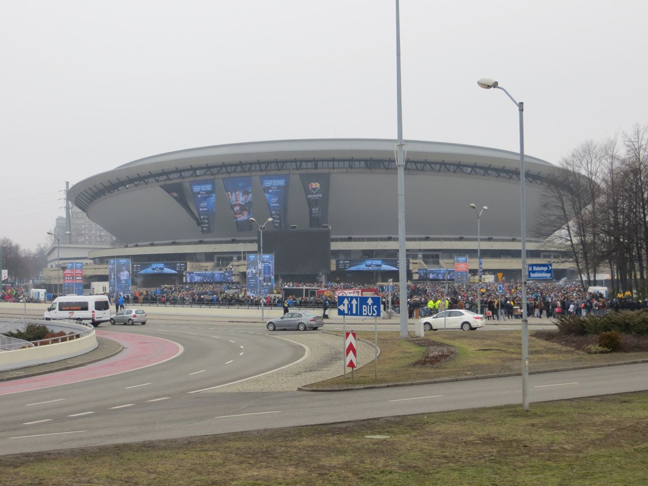 Kolejki jeszcze dłuższe. Będzie kolejny rekord frekwencji? #IEM2016