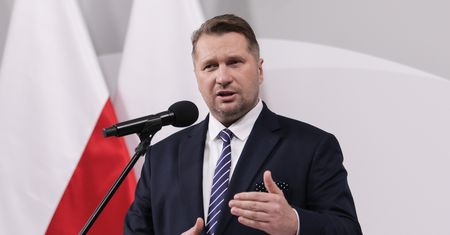 Czarnek: Pensje nauczycieli nie skłaniają do pracy w szkole